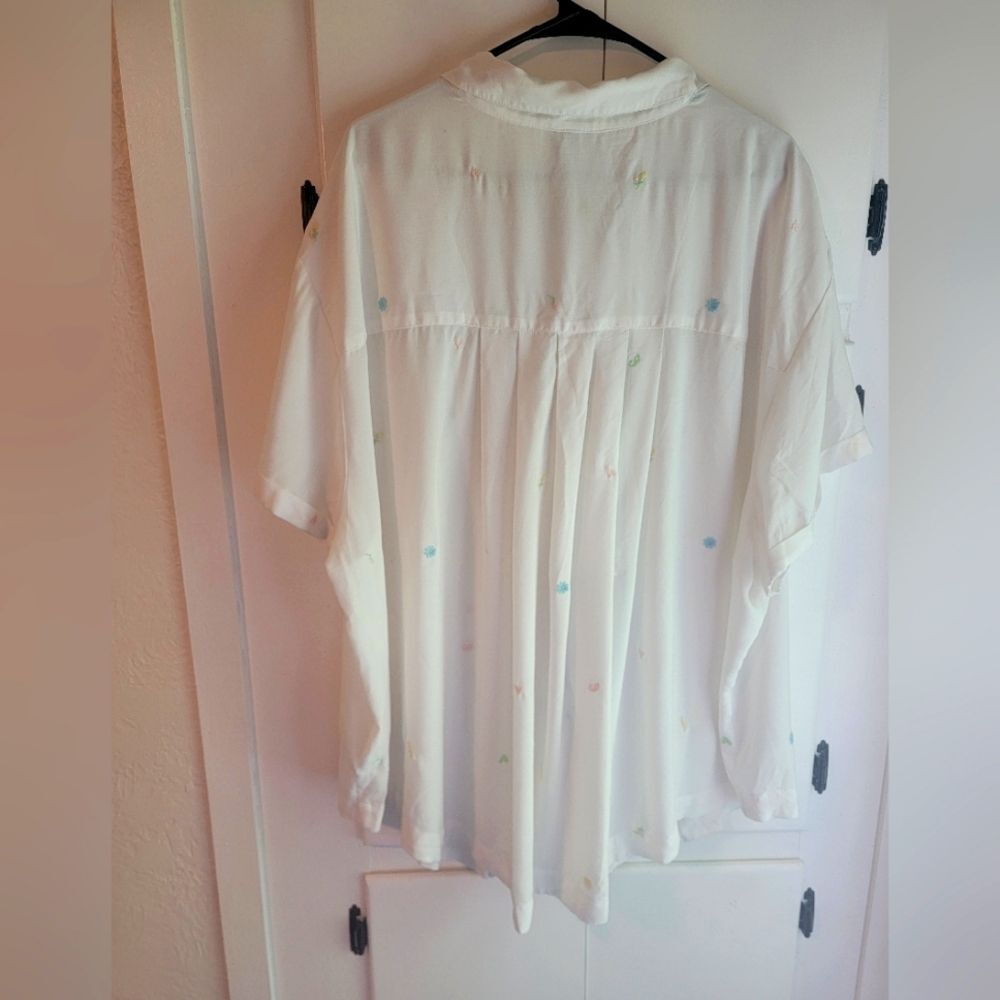 Torrid Plus Size 4X Challis Colorful Embroidery Button Up Short Sleeve Shirt - Picture 6 of 9